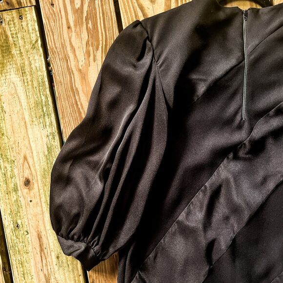 Vintage 1960s Marty Gutmacher Black Mini Sheath Dress - Bow Accent - Size S/M - Picture 6 of 10